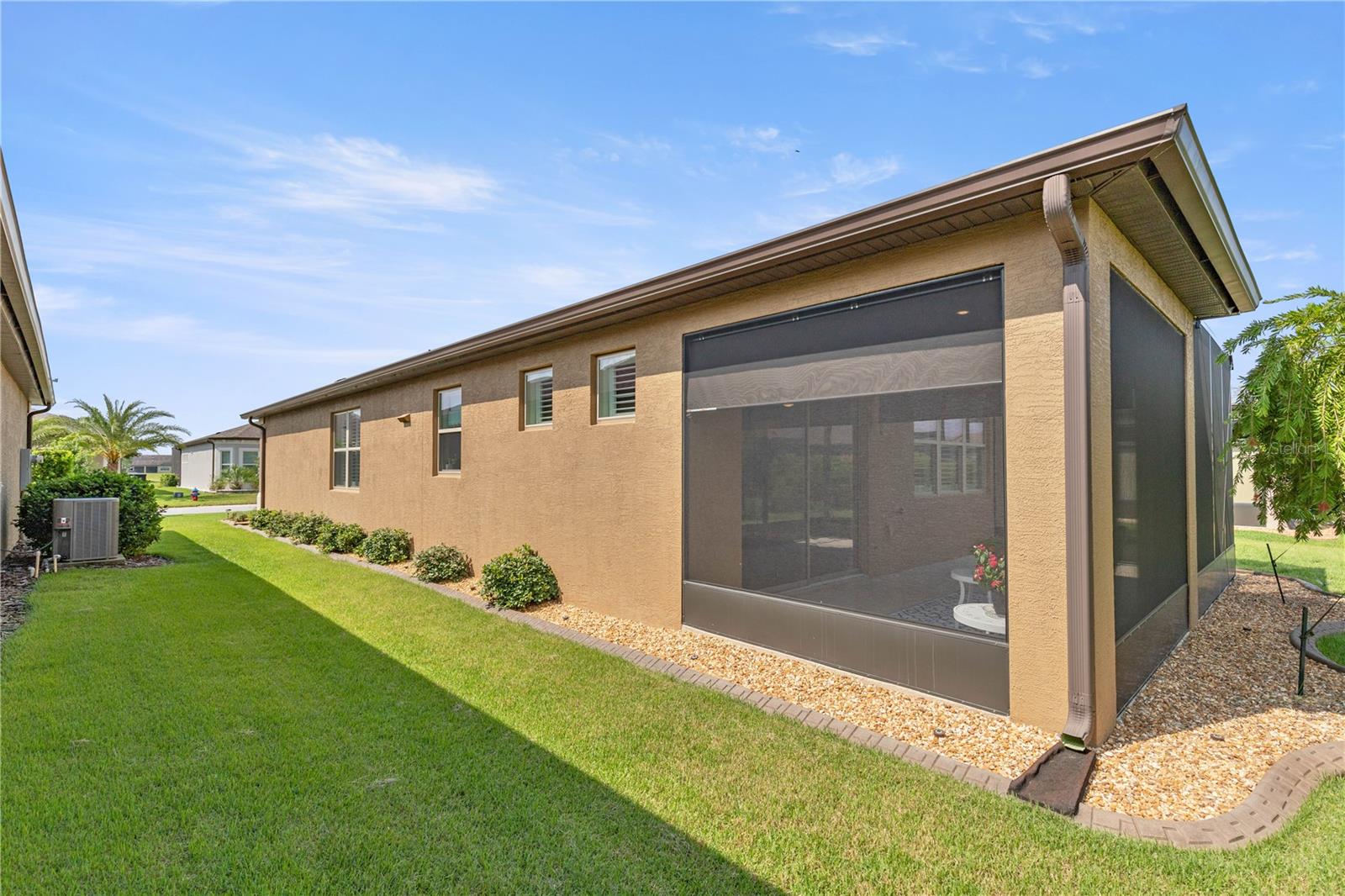 Easy care lawn and plant curbing