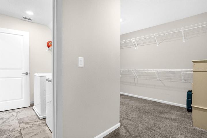 Second entrance into Owner's Closet