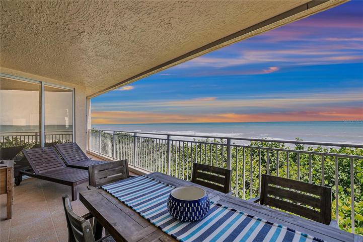 FANTASTIC OCEANFRONT VIEWS  AWAIT YOU!!!