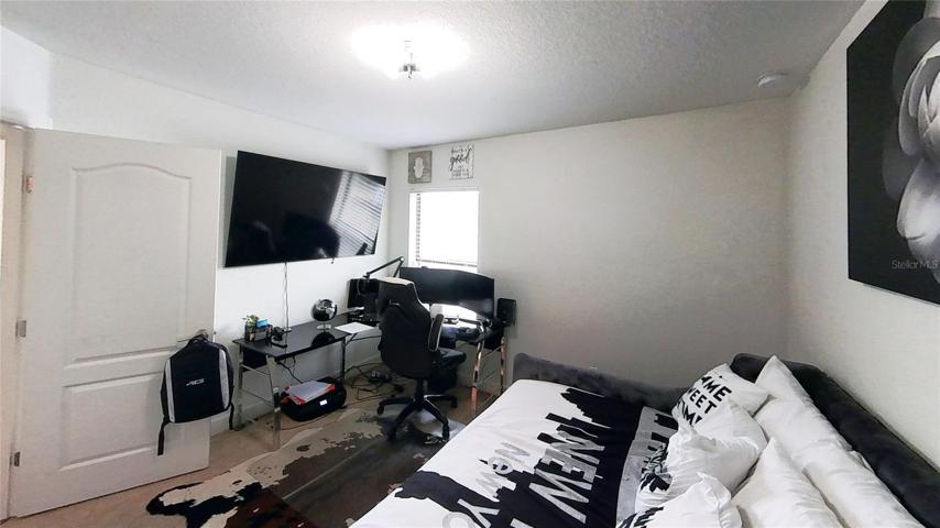MAN CAVE - ROOM 4