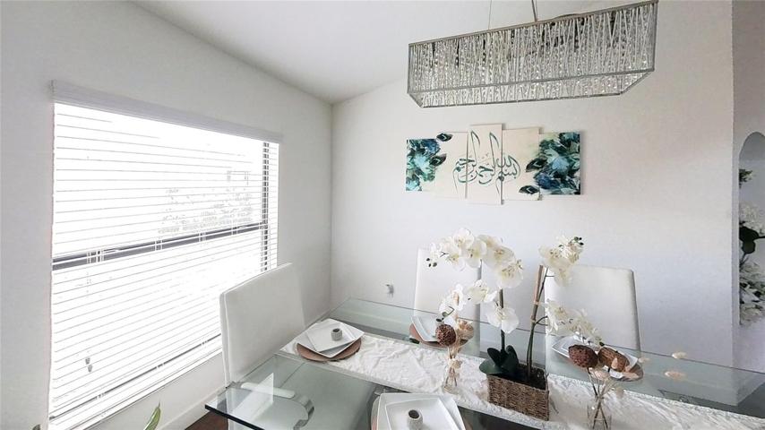 Gorgeous Dining Area