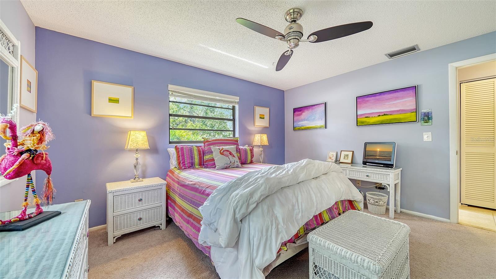 Guest bedroom