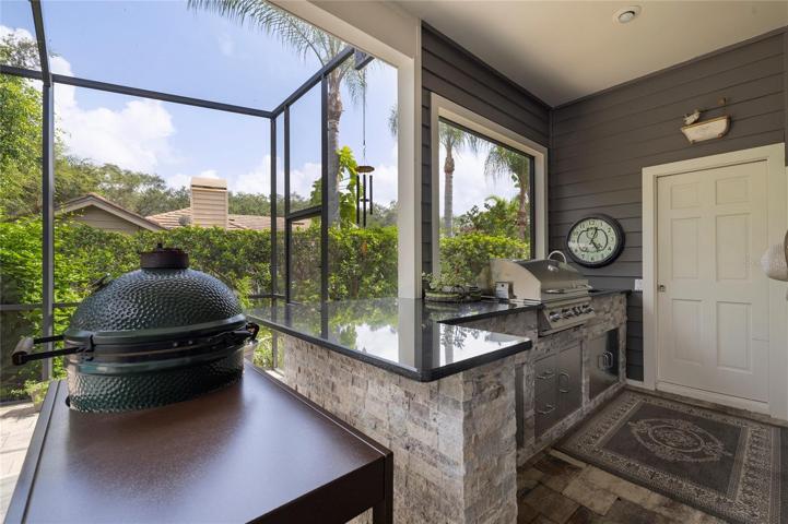 Outdoor Kitchen