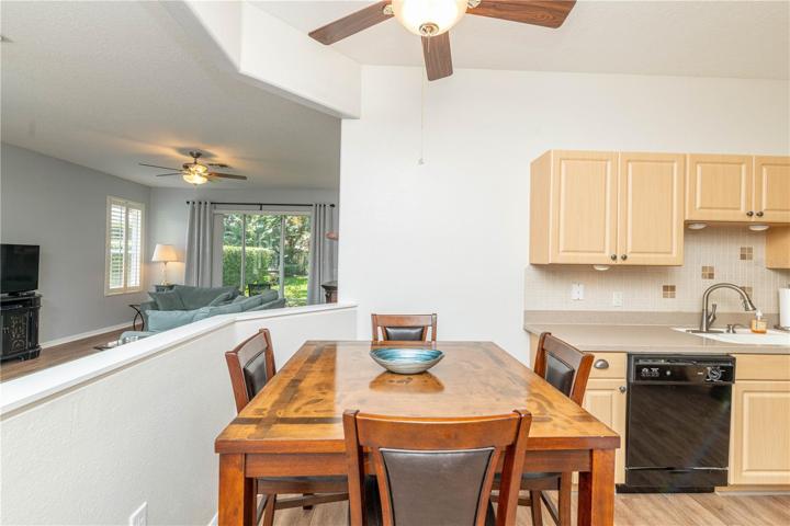 Eat-in Kitchen