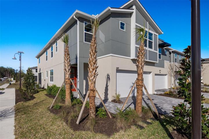 Contemporary Exterior End Unit
