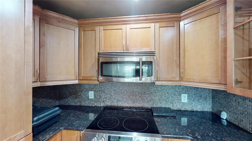 Cabinets with Crown Molding