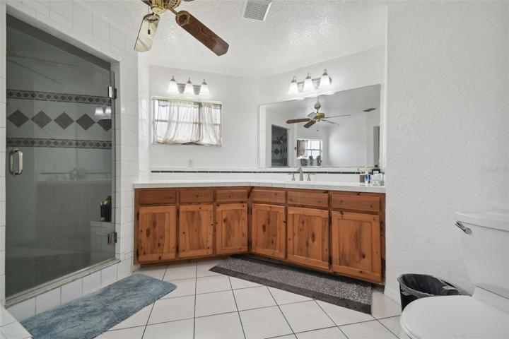 Owners en suite bath