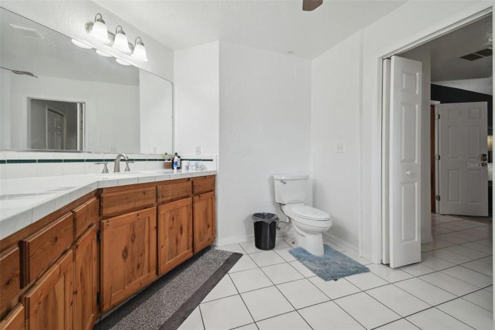 Owners en suite bath