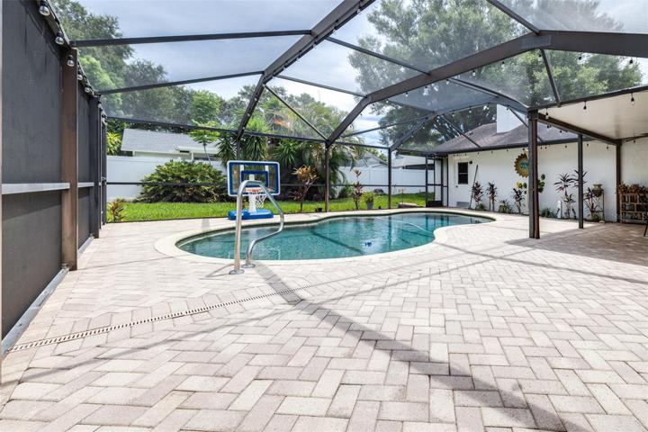 pool cage recently re screened!