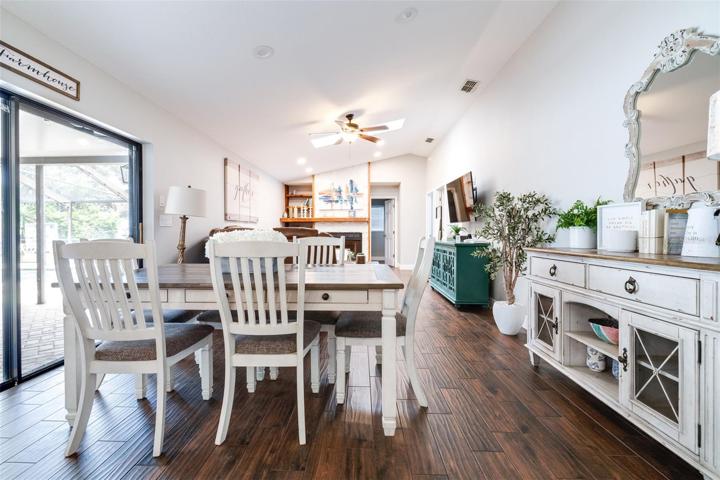 dining/family room combo