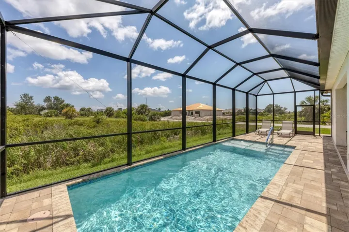 Lanai/Pool