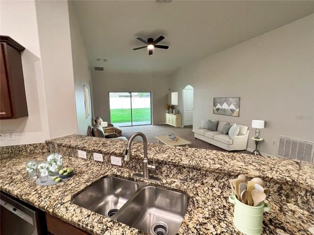 Kitchen/Living