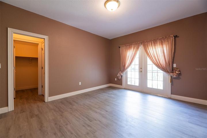 Guest Bedroom (4)