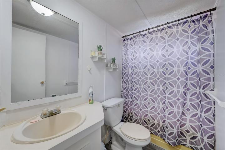 2nd Bathroom