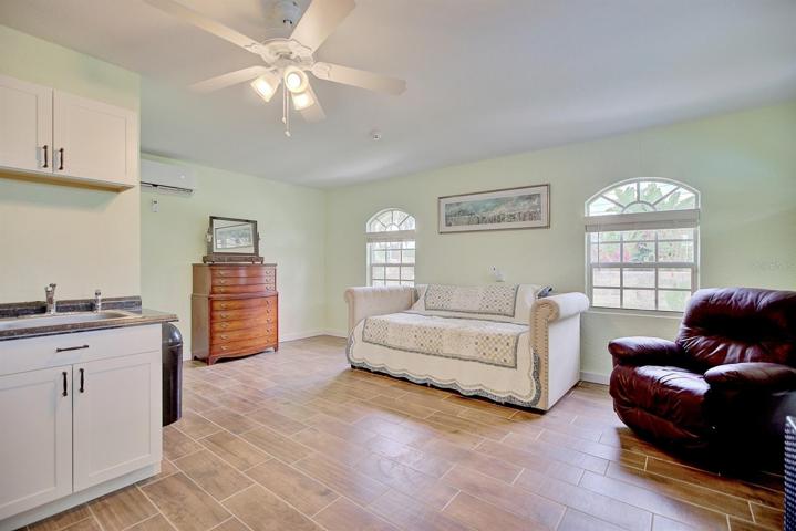 In-law suite (private entrance)
