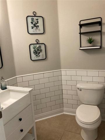 First floor guest bath/powder room