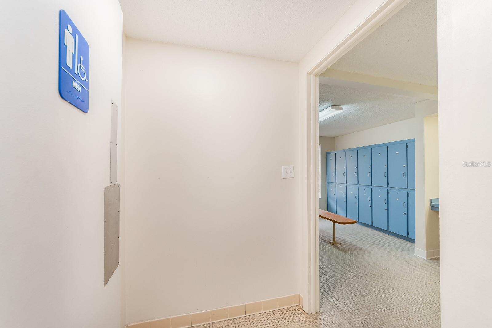 Mens rest room