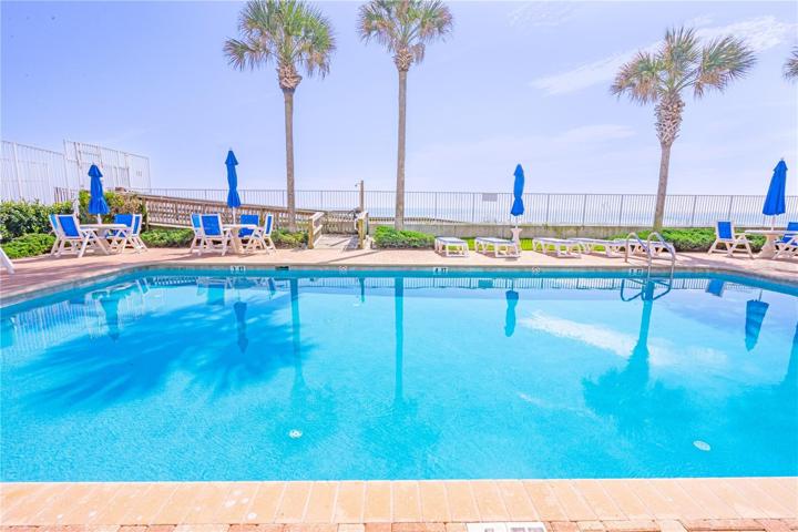Oceanfront pool