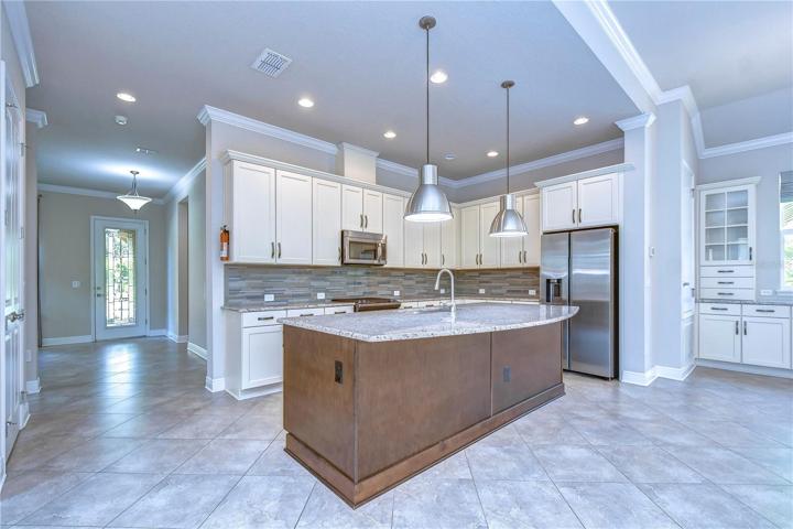 Gourmet kitchen is a chef's dream come true!