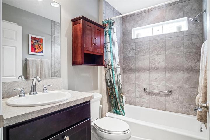 Tile to ceiling with natural light