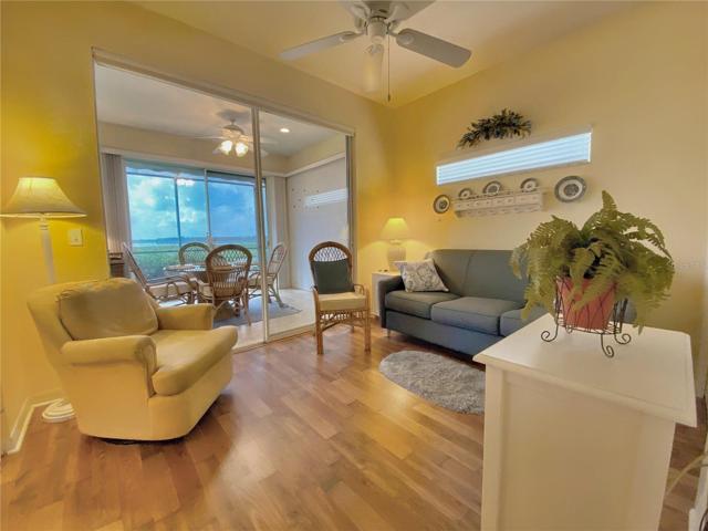 BR #3/Sitting Area Accessible to Florida Room