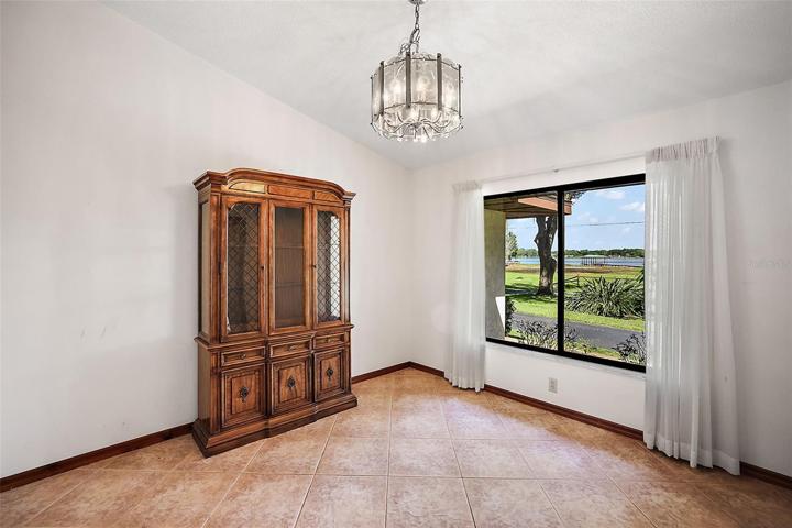 Dining room with Lake Joanna views!
