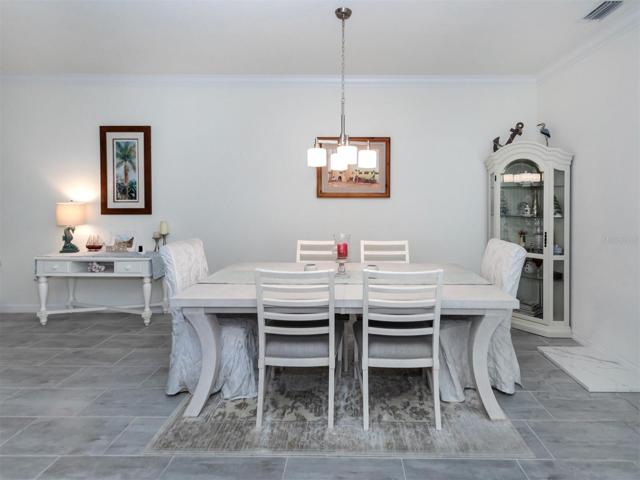 Bright spacious dining area