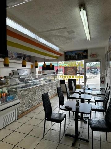 takeout restaurant