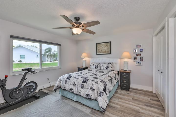 2nd Guest Large Guest Bedroom, Water View From Every Window