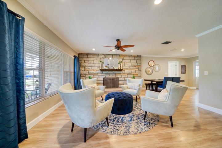 Separate sitting area by the fireplace