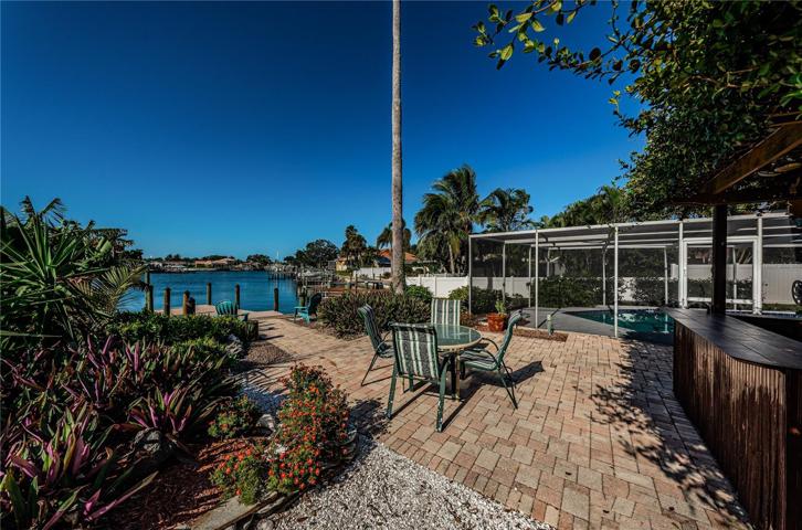 Patio - Tiki Bar