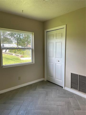 Dining Area w/Storage