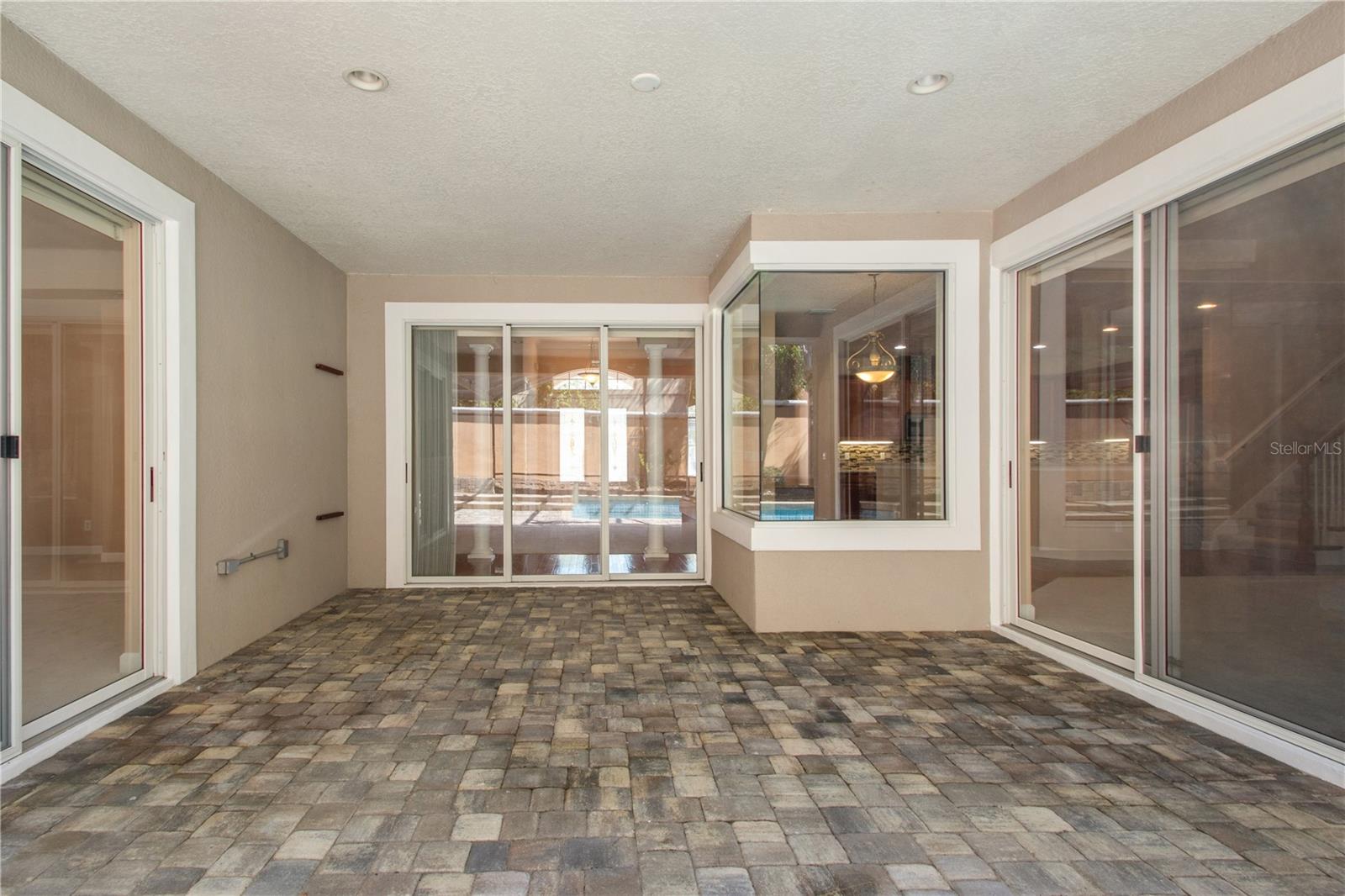 BACK COVERED PATIO