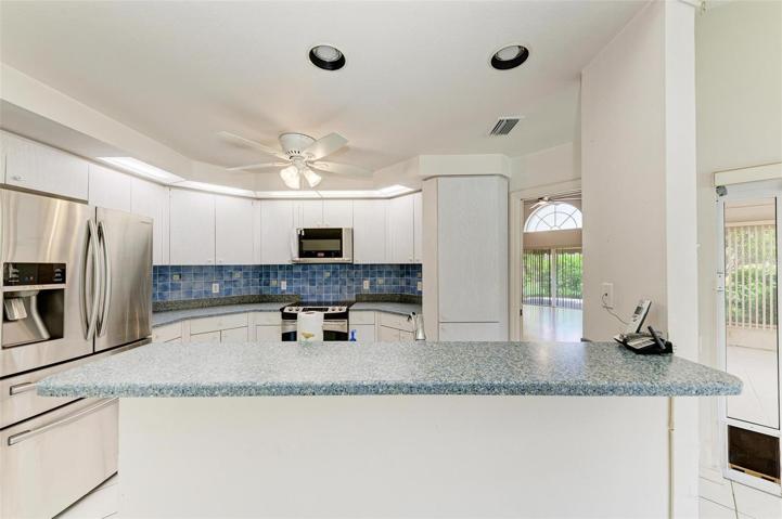 Granite counters and stainless appliances