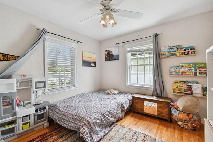 Guest bedroom 1