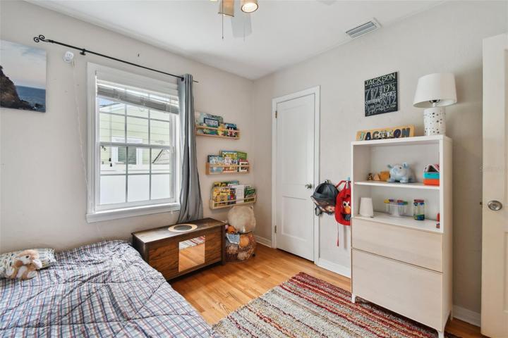 Guest bedroom 1