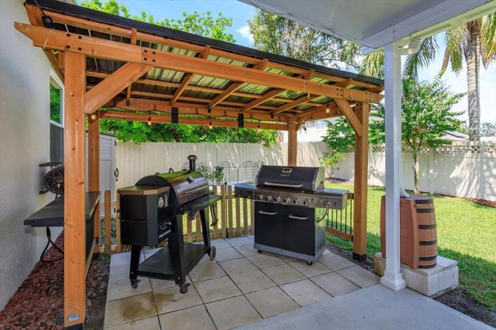 New bbq pergola