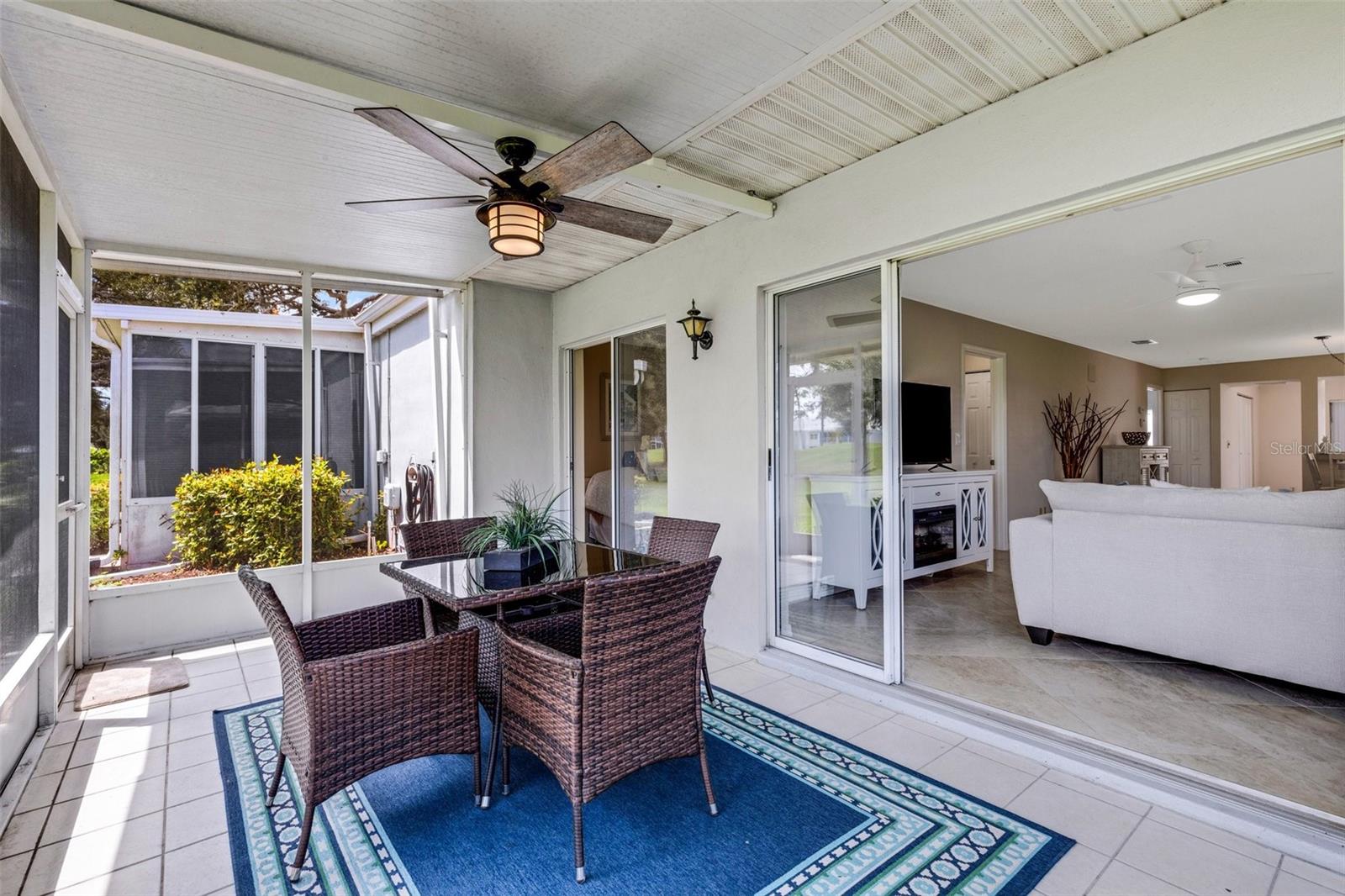 HUGE BACK LANAI