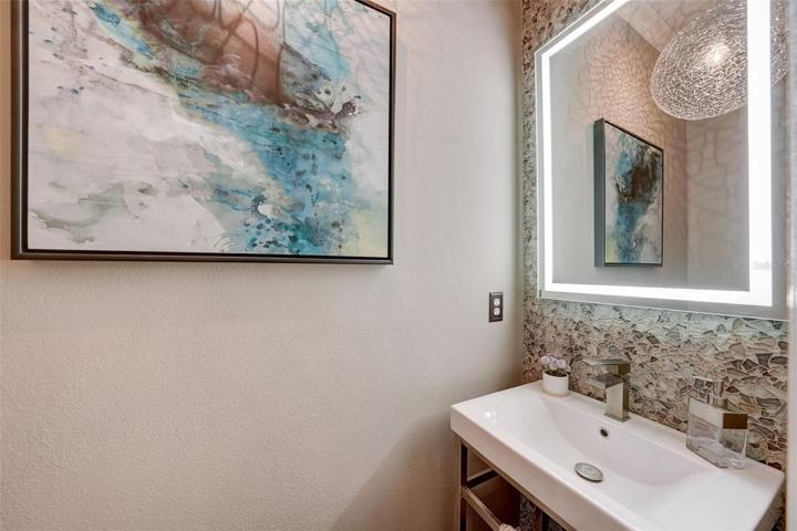 1/2 bath