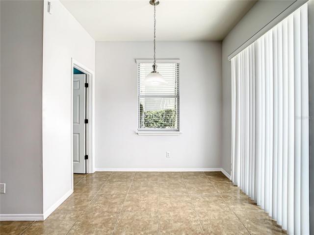 Dining/Breakfast Nook