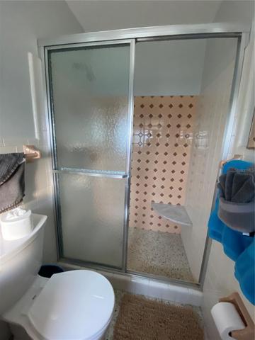 master bedroom bathroom