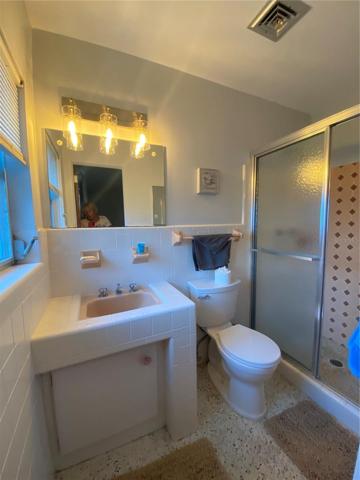 master bedroom bathroom