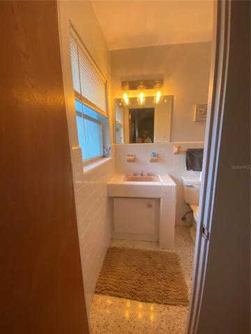 master bedroom bathroom