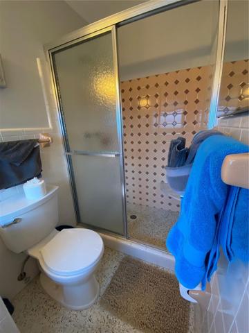 master bedroom bathroom