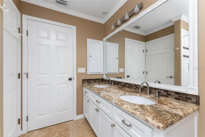 Guest Bath/Pool Bath