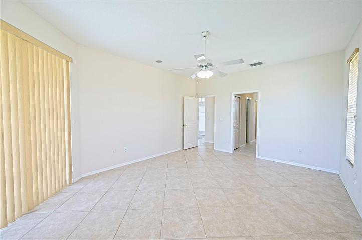 Master / Main bedroom