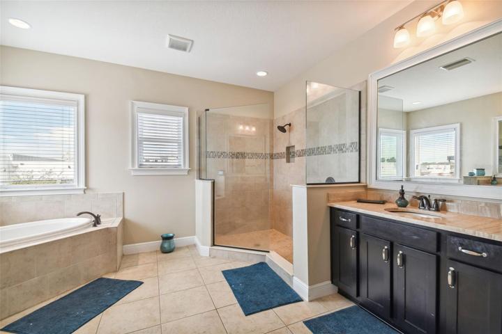 Master ensuite bath