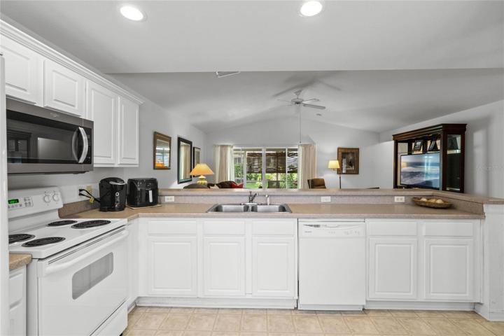 Large Breakfast Bar