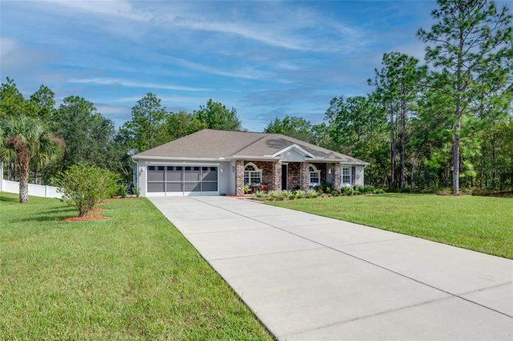 Long driveway with plenty of additional parking!