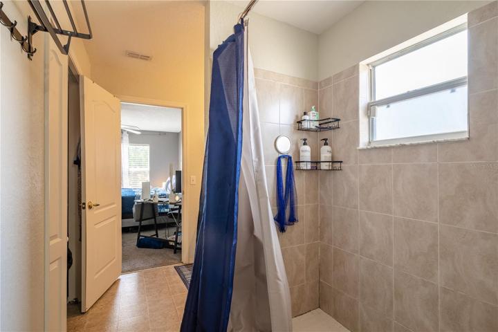 MASTER WALK IN SHOWER
